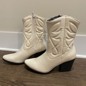 Brand new cow girl heeled boots